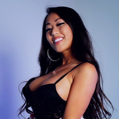 hottest mature onlyfans pretty img