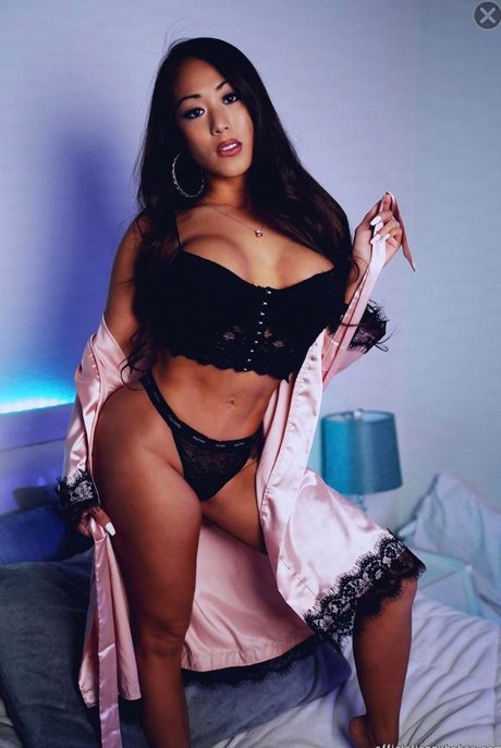 Jennybabas nudes model image