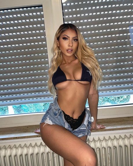 Vasilka Vazzzlegramm hot model img