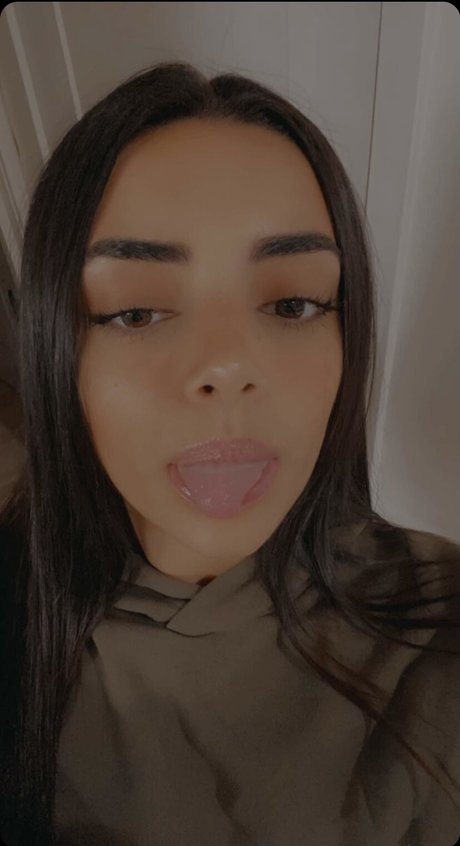 _Gianna Belsito model art galleries