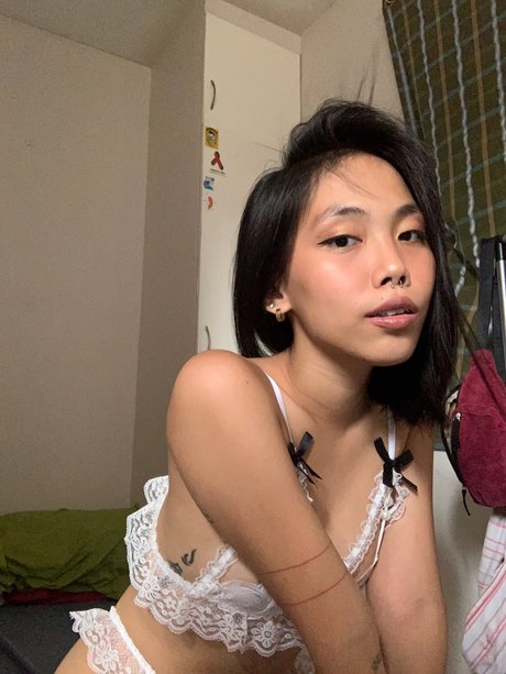 Noreen Pilotin model xxx image