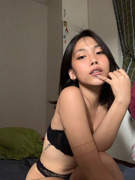 Noreen Pilotin model erotic gallery