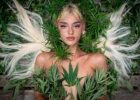 Roxane Eylaud_ adult model photo