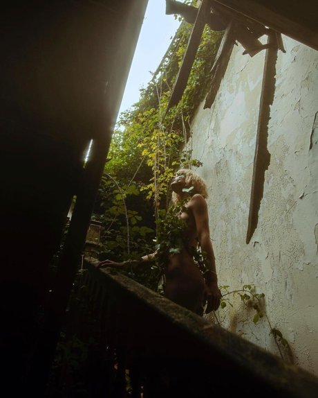 Roxane Eylaud_ model pictures