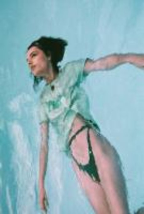 Roxane Eylaud_ sexy actress photos