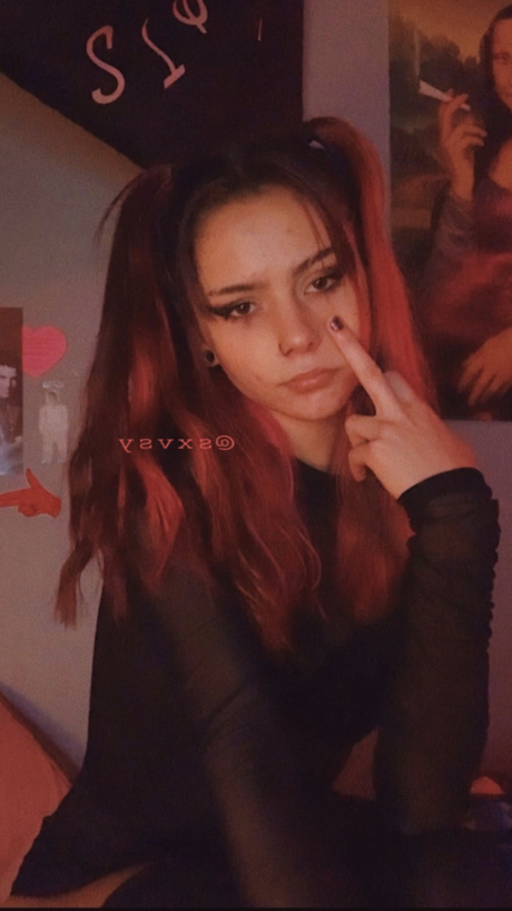 Sxvsy naked actress pic