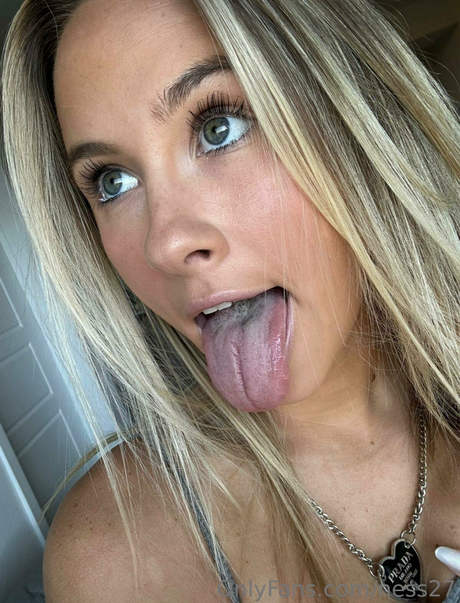 Vanessa Decesare nude star img