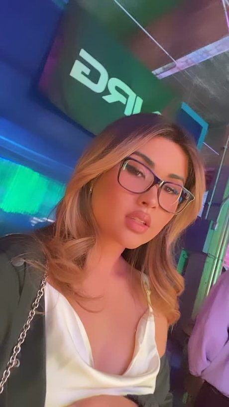 _Jydn lol exclusive actress pic