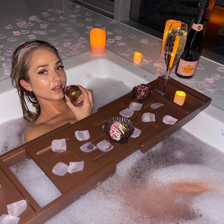 2024 top onlyfans pornographic photo