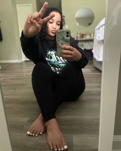 ebony smoking onlyfans porno picture