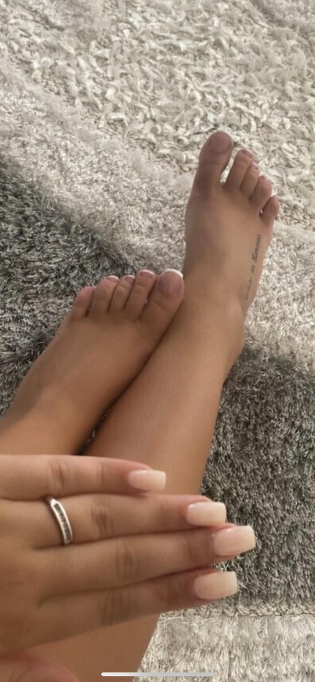 Fiona Duraku_ hot model pics