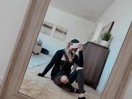 Knights Ry naked actress picture