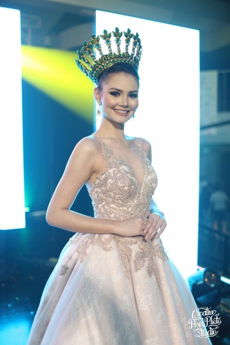 Angela Maria Robson pretty actress photos