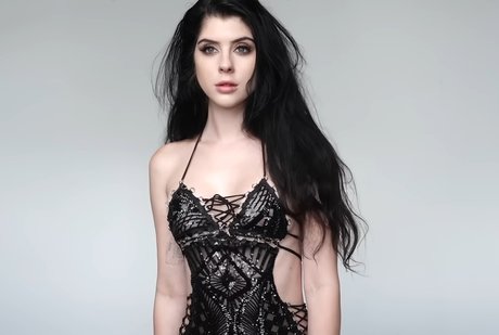 Bec Paws_ model perfect pictures