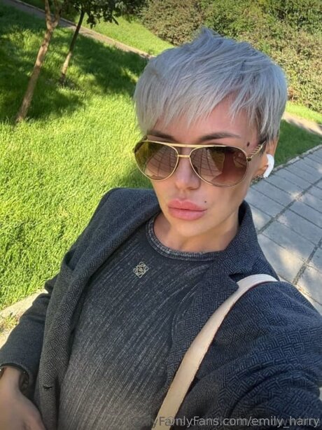 Emily Harry nudes star pics