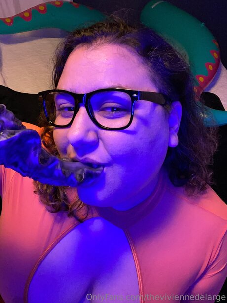 Theviviennedelarge model pornographic photos