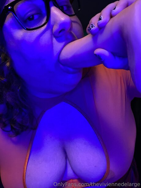 Theviviennedelarge adult actress archive