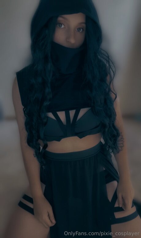 Pixie Cosplayer exclusive model images