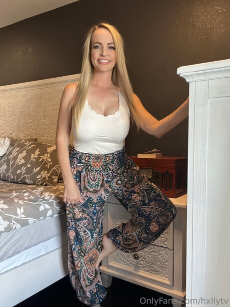 Hxllytv high quality pornstar photos