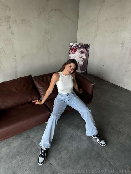 chubby latina onlyfans hd image