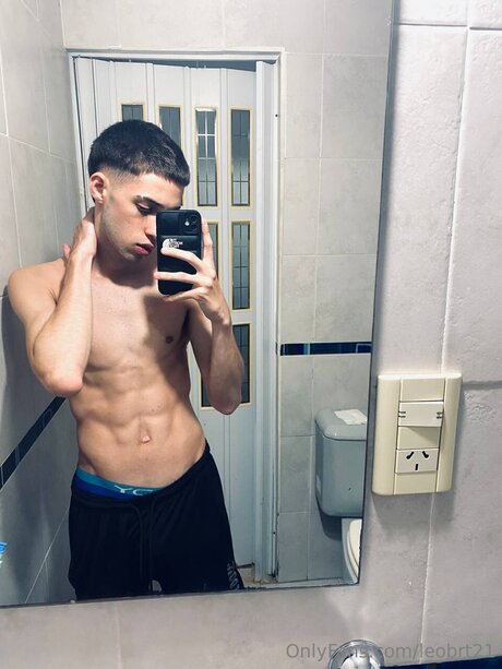 Leobrt21 pornstar naked img