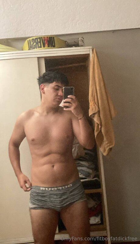 Fitboyfatdickfree model sexy picture