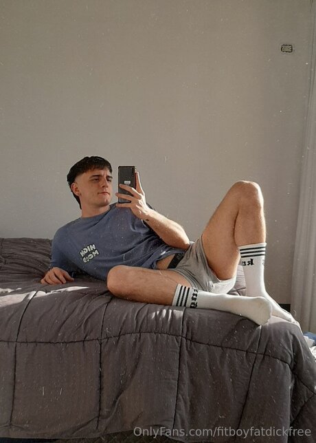 Fitboyfatdickfree art model pic