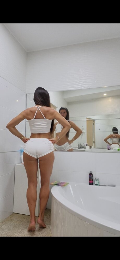 Auraparadis model hd pic