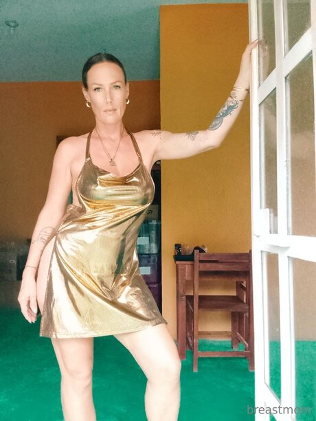 Bestmomannavon adult model images