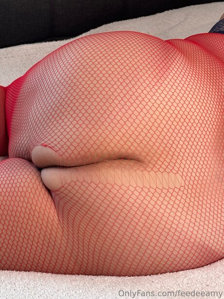 Feedeeamy naked star photo