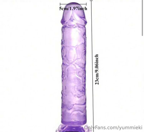 Yummieki pornstar nude photos