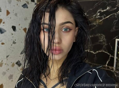 Erikasnowy star adult picture