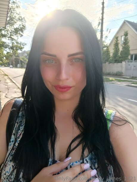 Emily Wealthy model nude photos