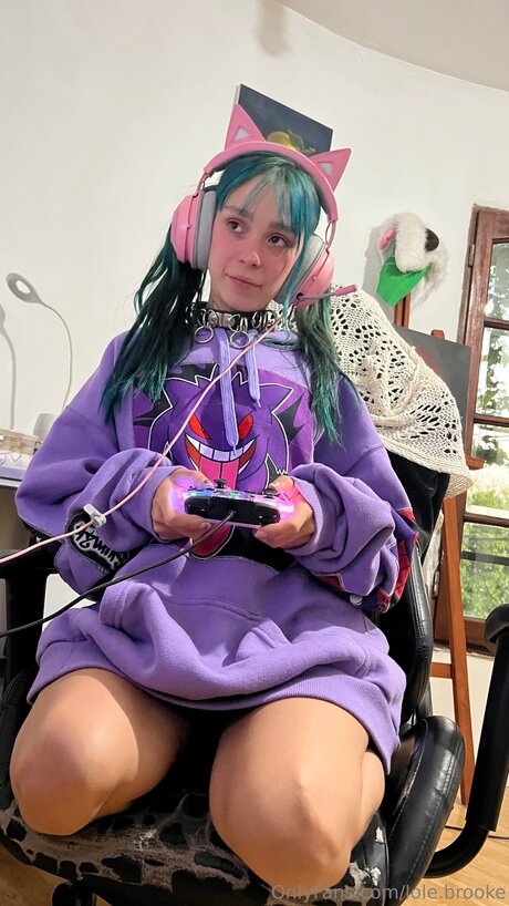 Lole Brooke exclusive actress photo