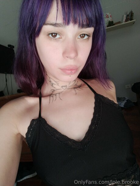 Lole Brooke sexy actress photos