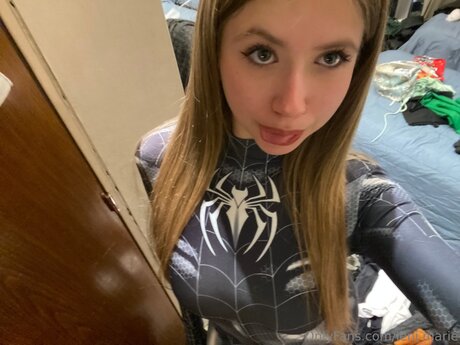 Leni Marie star exclusive pics