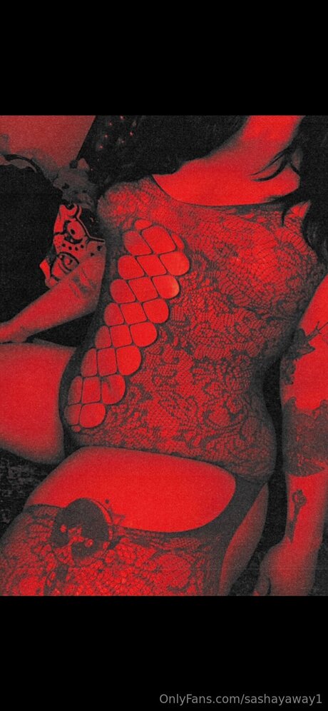 Goodgirlgothiccc model top images