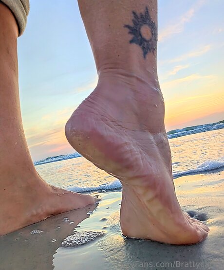 Brattycat77 model naked image