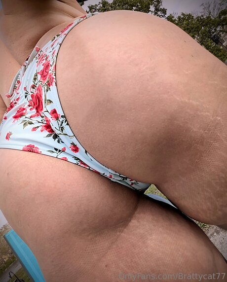 Brattycat77 hd model pic