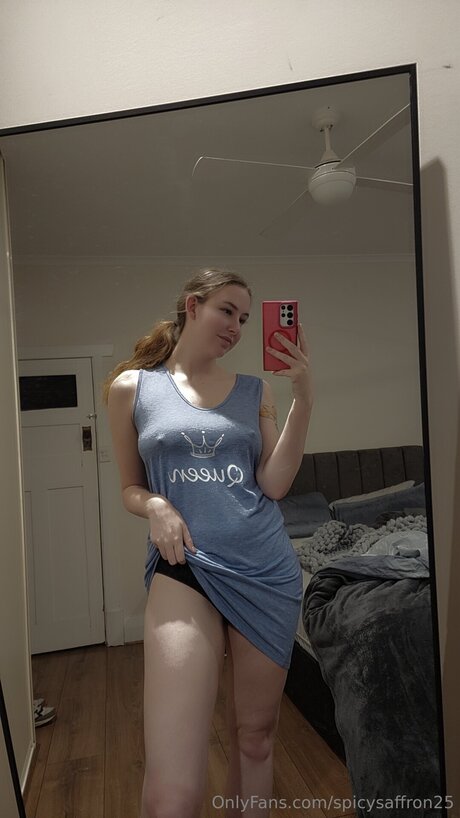 Spicysaffron25 pornstar nude photos