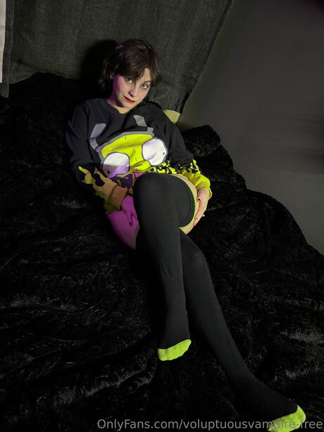 Voluptuousvampire Free art star galleries