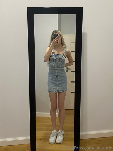 Juicy Aria pornstar art pics