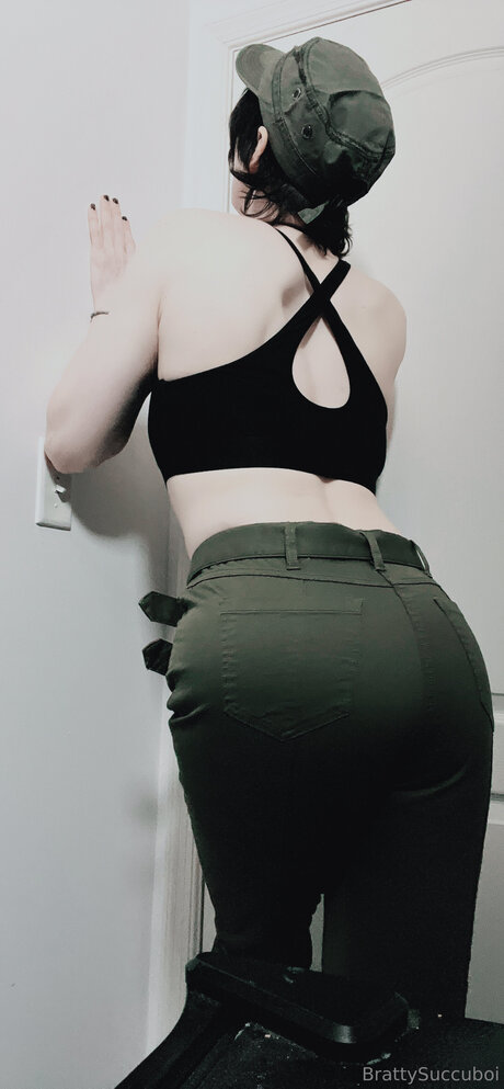 Tomboysuccubus xxx actress pics