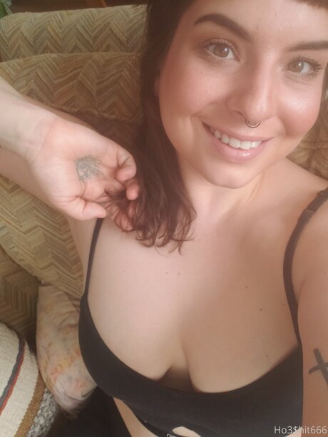 Hoeshit666 beautiful pornstar pic