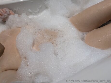 Aurora Love Xo nude model picture