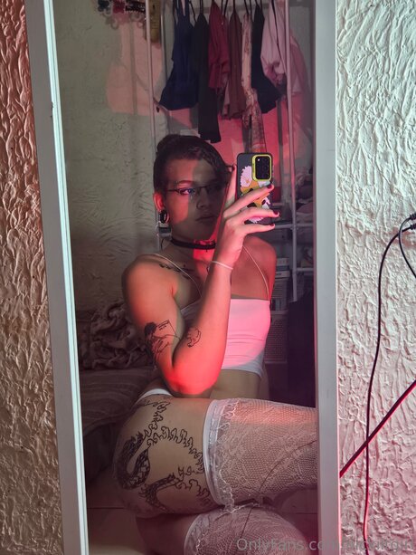 Nickiitgirl pornstar free pictures