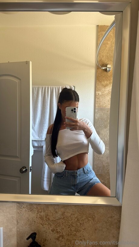 Itsellableu naked pornstar pics