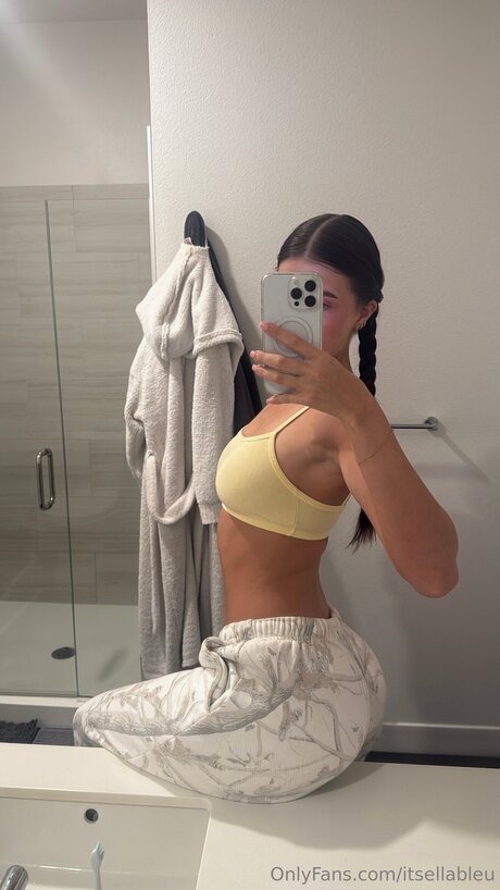 Itsellableu nude star pics