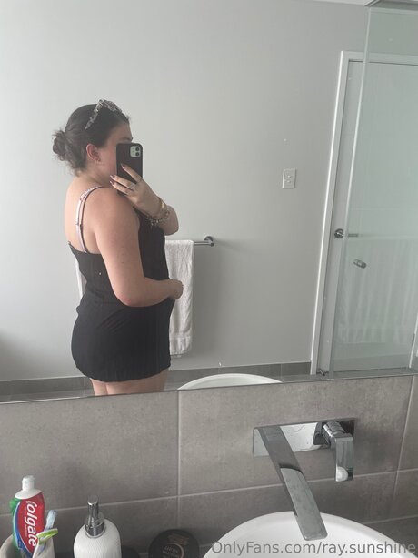 Ray Sunshine free actress pic