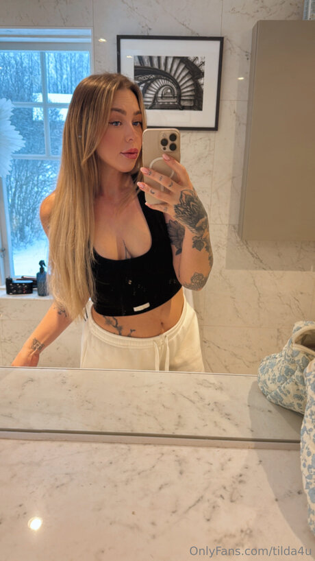 Tilda4u sex model image